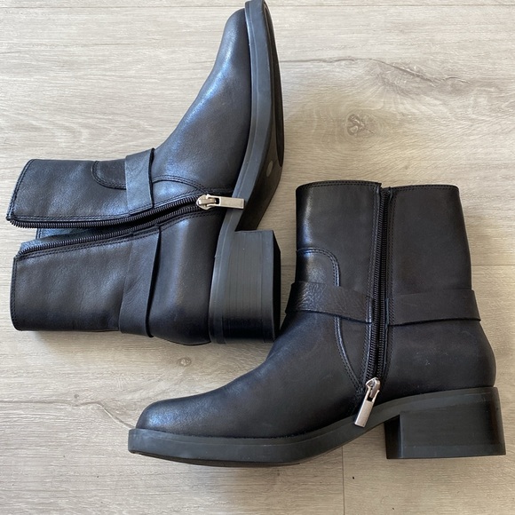 Sole Society Karissa ankle boots, Black leather. Square toe. size 7.5 like new - Picture 4 of 11